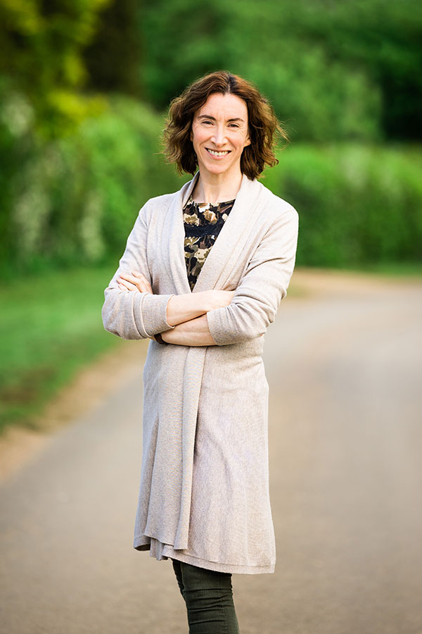 Dr Donna Hutchinson